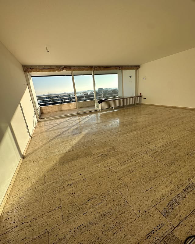 Séjour vide livré propre après travaux de rénovation