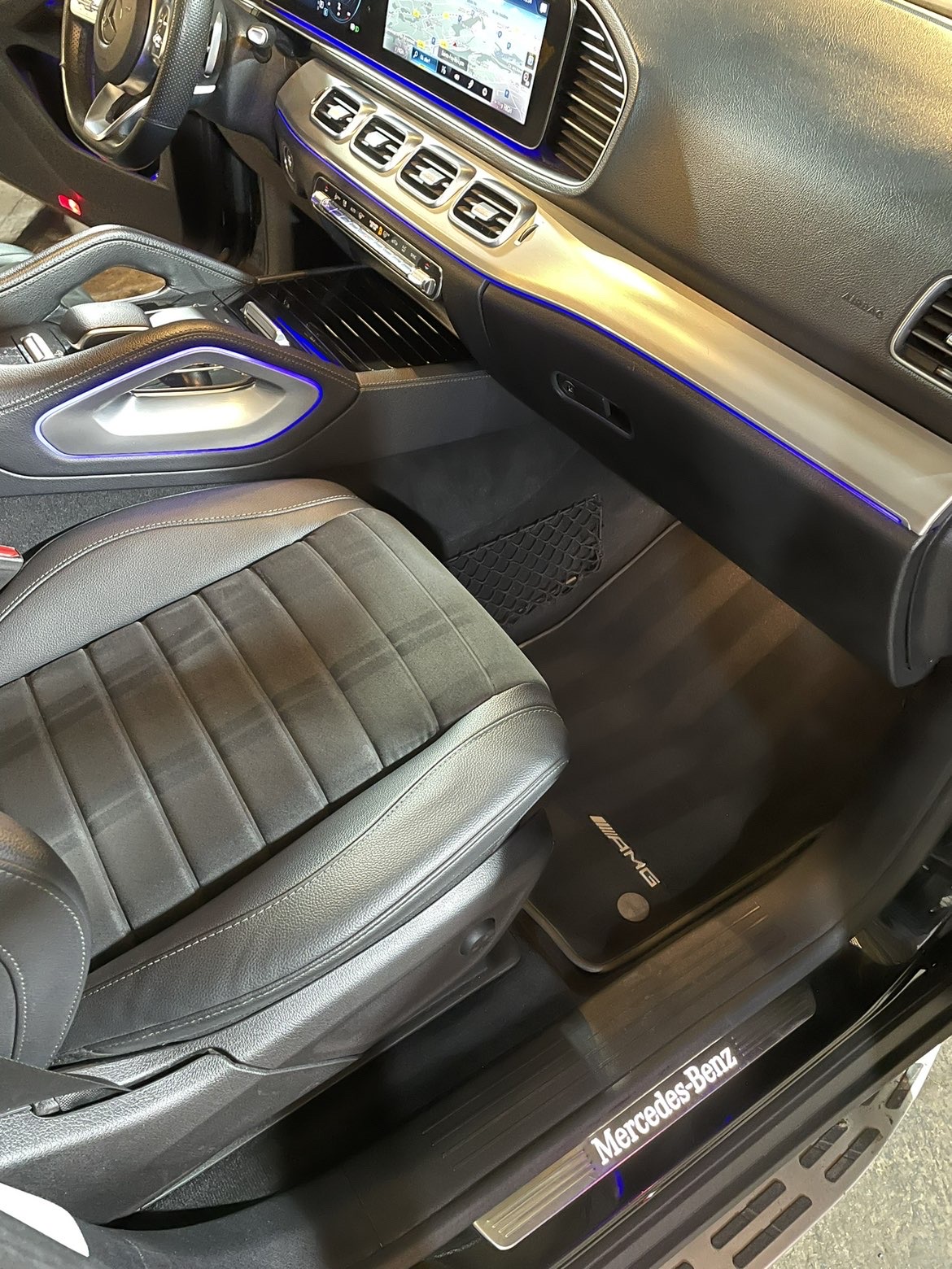 Habitacle Mercedes GLE AMG nettoyé en détail